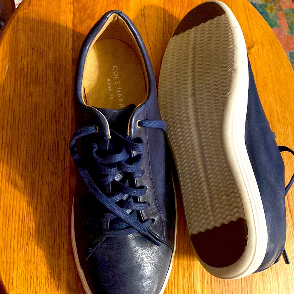 Men’s Size 101/2 Cole Han lace up shoe. Worn once soft leather upper.